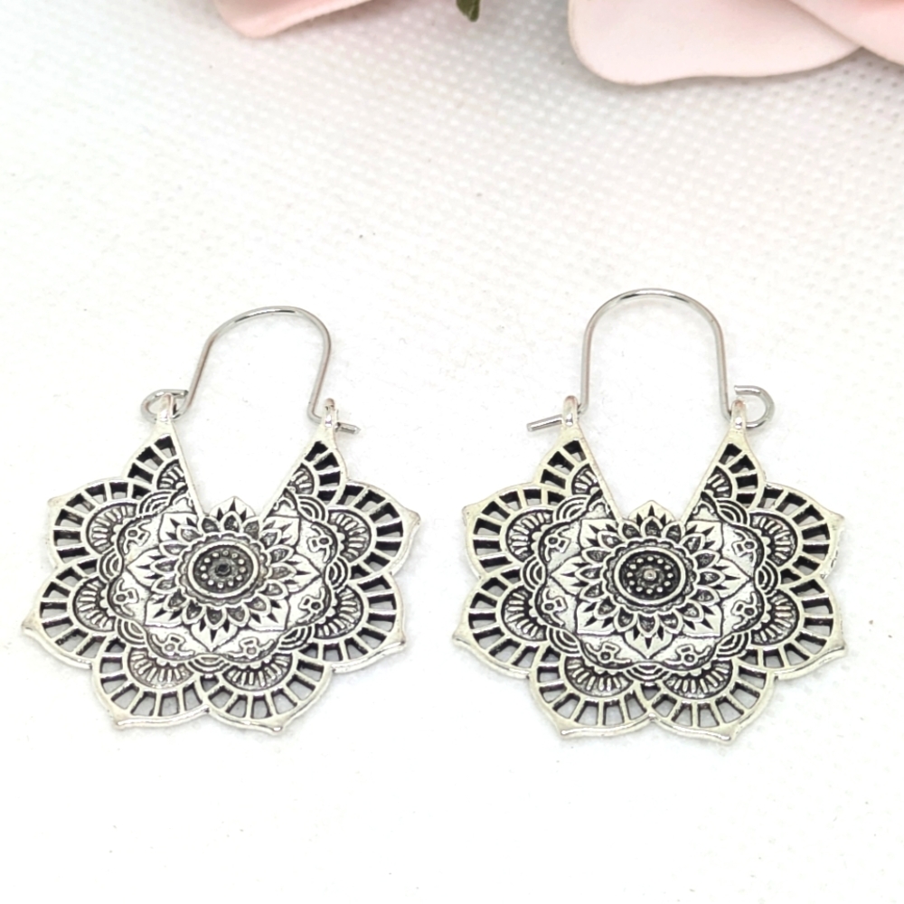 NEW Boho Gypsy Style Earrings Silver Tone Metal Alloy Filigree Flower